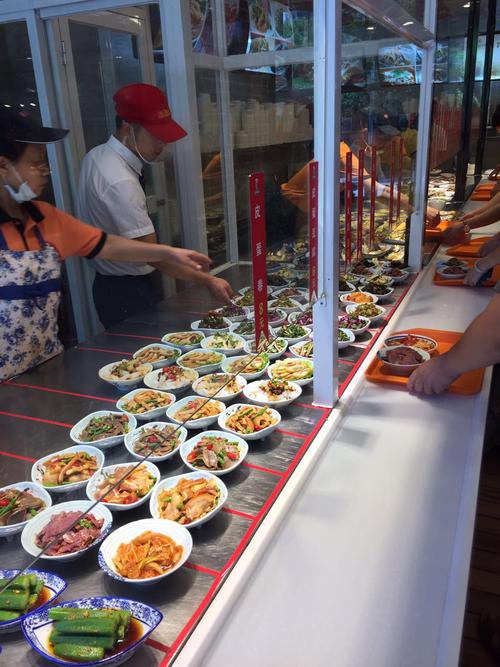 提供食堂承包配送服务找兴邦餐饮管理